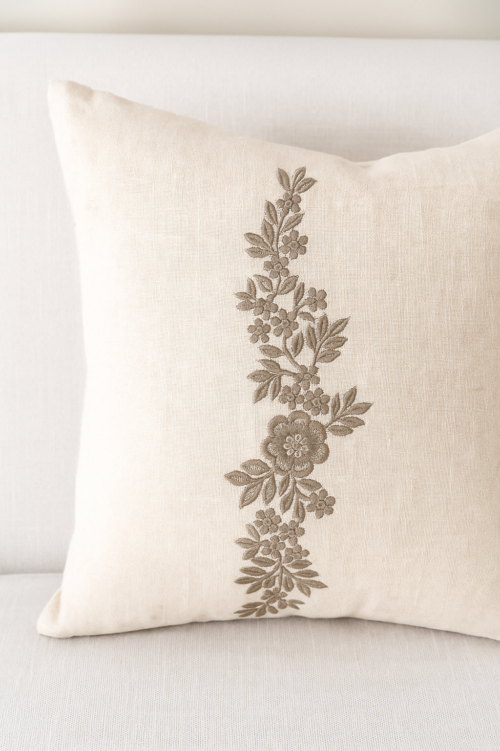 Vertical Floral Border Embroidery Design – Single Color | Machine Embroidery File – 20036