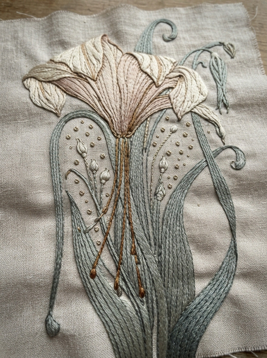 Flowing Floral Pillow Motif Art from Art Nouveau Botanical Embroidery Book 1, a digital embroidery design reference for machine embroidery designs, embroidery patterns and linen and home textile projects.