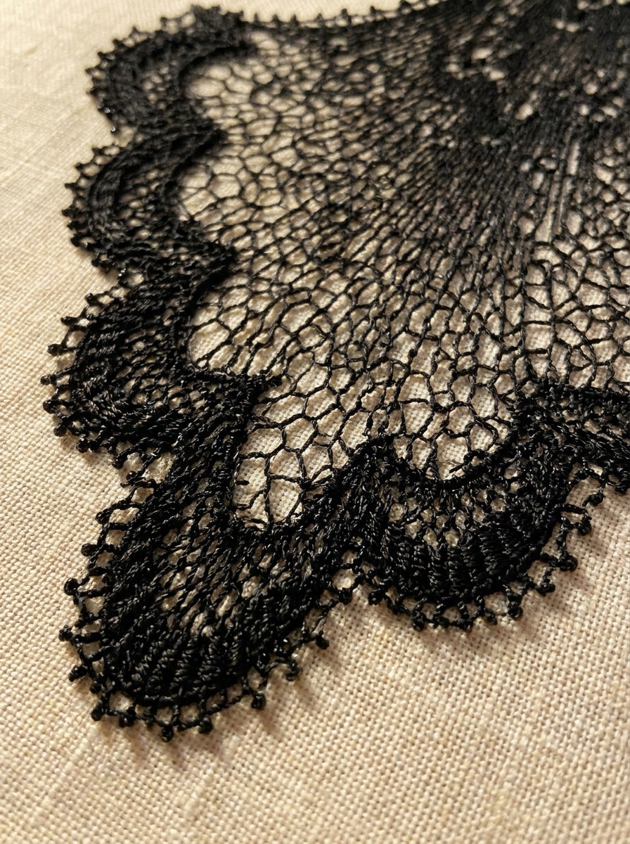 Small Scalloped Lace Ornament from Lace Embroidery & Broderie Designs Book 2, a digital embroidery design reference for machine embroidery designs, embroidery patterns and lace and broderie details.
